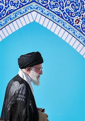 مقام معظم رهبری پس از اقامه نماز عید فطر - مصلی تهران