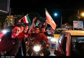 شادی مردم  اصفهان پس از پیروزی تیم ملی فوتبال ایران مقابل مراکش