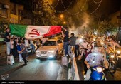 شادی مردم تهران پس از پیروزی تیم ملی فوتبال مقابل مراکش