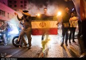 شادی مردم تهران پس از پیروزی تیم ملی فوتبال مقابل مراکش