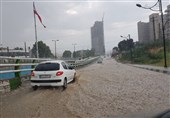 رگبار نیم ساعته ارومیه را تا مرز آبگرفتگی شدید پیش برد