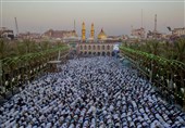 الملایین یؤدون صلاة العید فی العتبات المقدسة فی العراق