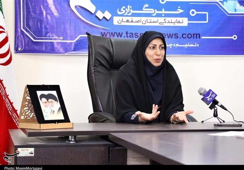 اصفهان| نخستین زن راننده اورژانس: اگر راننده اورژانس نمی‌شدم قطعأ پلیس می‌شدم