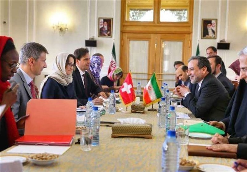 Iranian, Swiss Diplomats Discuss Closer Ties