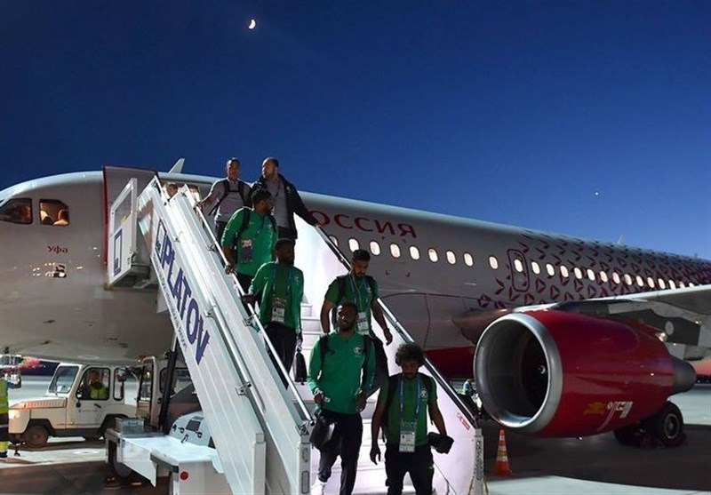 جام جهانی 2018| کبوتری که به هواپیمای حامل کاروان تیم ملی عربستان برخورد کرد