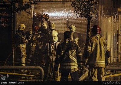 آتش سوزی یک واحد تجاری در خیابان امیرکبیر