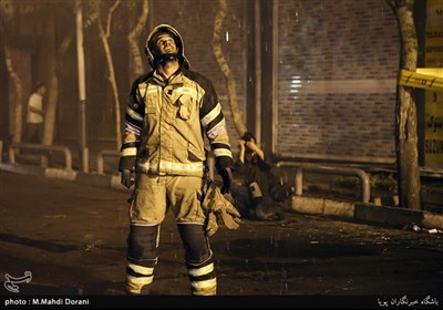 آتش سوزی یک واحد تجاری در خیابان امیرکبیر