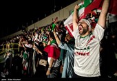 مشاهدة مباراة المنتخب الإیرانی لکرة القدم أمام اسبانیا فی ملعب آزادی فی طهران