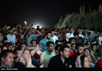تماشای بازی ایران و اسپانیا - اصفهان