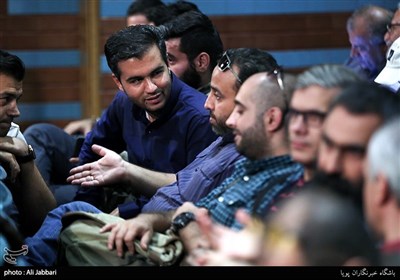 حامد ملک پور و سیدمحمود حسینی در مجمع عمومی انجمن صنفی عکاسان مطبوعاتی ایران