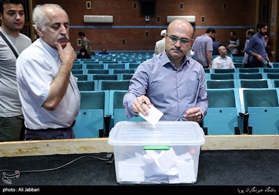  حمید فروتن در انتخابات اعضای هیات مدیره و بازرسان انجمن صنفی عکاسان مطبوعاتی ایران
