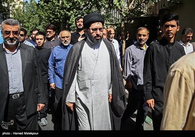 حجت‌الاسلام سیدمیثم خامنه‌ای در مراسم تشییع پیکر حجت‌الاسلام سیدعلی‌اکبر حسینی استاد اخلاق