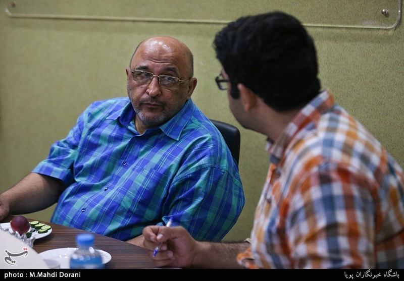 عبدالحمید قدیریان مدیر دفتر مطالعات راهبردی حوزه هنری در میزگرد هنرهای تجسمی