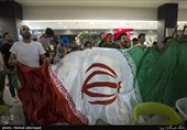تماشای تیم های فوتبال ایران و پرتغال در چارسو