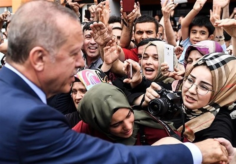 Iran’s President Lauds Democratic Election in Turkey