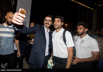 Team Melli Warmly Received by Fans at Tehran Airport