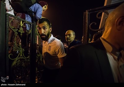 Team Melli Warmly Received by Fans at Tehran Airport