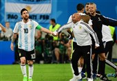 جام جهانی 2018| وقتی سامپائولی از مسی کسب اجازه کرد! + فیلم