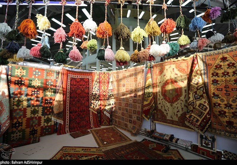 نخستین نمایشگاه ملی گردشگری و نمایشگاه صنایع دستی در ارومیه آغاز به‌کار کرد