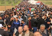 ورود صدها جوان فلسطینی به مرزهای غزه برای مشارکت در چهاردهمین جمعه &quot;بازگشت&quot;