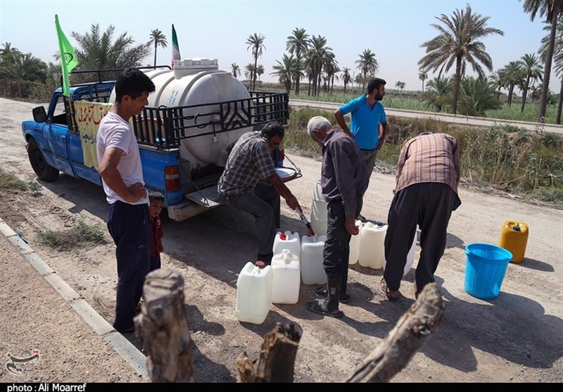 فعال دانشجویی: مسئولین با کار جهادی مشکل آب خوزستان را به طور کامل رفع کنند