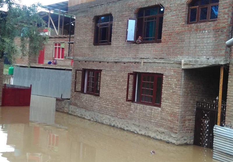 سیلاب معابر شهری شرق مازندران را فرا گرفت