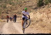 فیلم| دوچرخه‌سواران کهگیلویه و بویراحمد با کوهستان &quot;کورس&quot; می‌گیرند