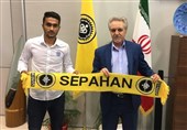 اصفهان| کریمی: پس از گل نساجی دست از تلاش برنداشتیم؛ تابع تصمیمات سرمربی هستم