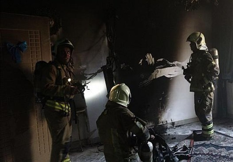 نجات 6 زن و مرد در آتش‌سوزی ساختمان 5 طبقه + تصاویر