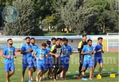 گزارش تمرین استقلال| فوتبال درون تیمی چهار نفره/ عکس یادگاری شفر با دستیار منصوریان + عکس