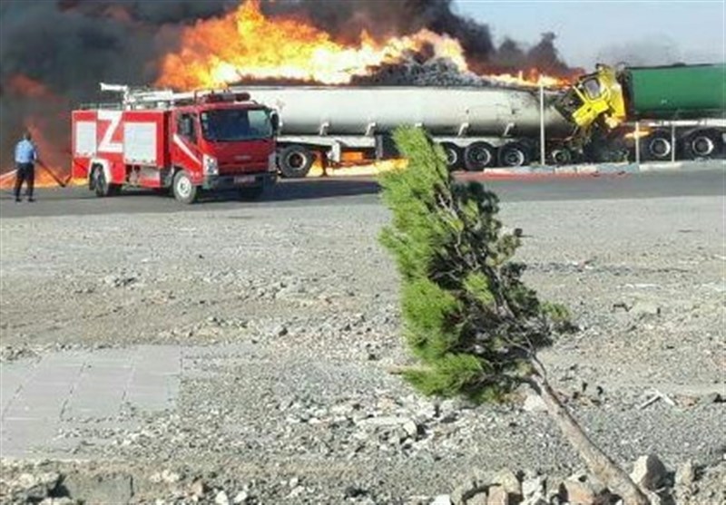 خراسان جنوبی| آتش‌سوزی 2 دستگاه تریلی حامل سوخت در بازارچه مرزی ماهیرود یک نفر را به کام مرگ کشاند