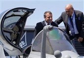 امضای قرارداد فروش 80 جنگنده رافال و 12 بالگرد فرانسه به امارات