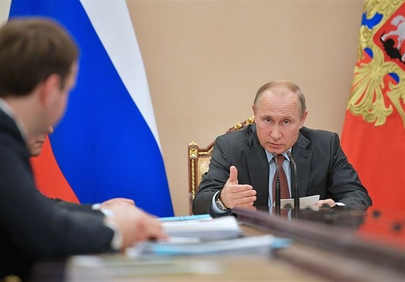 پوتین: مردم روسیه باید توسعه اقتصادی کشور را احساس کنند