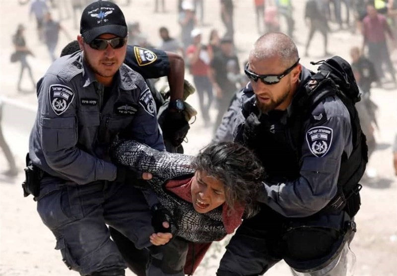 اسرائیل تعتقل طفلة فی الضفة الغربیة
