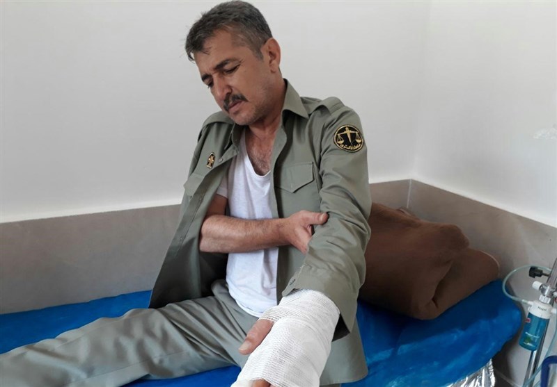 محیط‌‌‌‌بان رامیانی مورد اصابت تیر شکارچیان غیر مجاز قرار گرفت+عکس