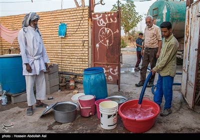 آبرسانی با تانکر آب به روستاهای آبادان 