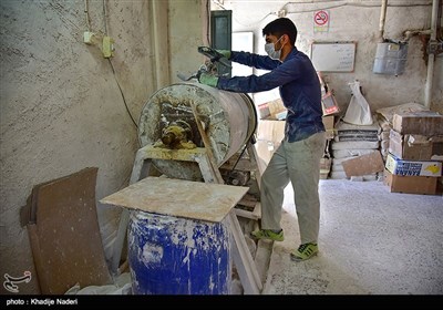 کارگاه قوری سازی به روش سنتی در اصفهان