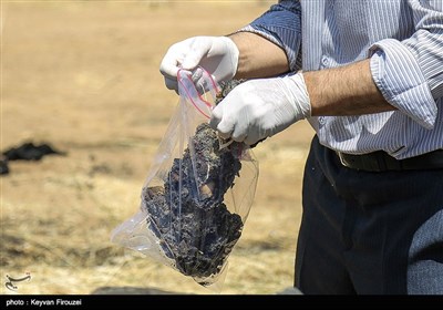 آثار بجامانده از تصادف مرگبار نفتکش و اتوبوس در سنندج‎