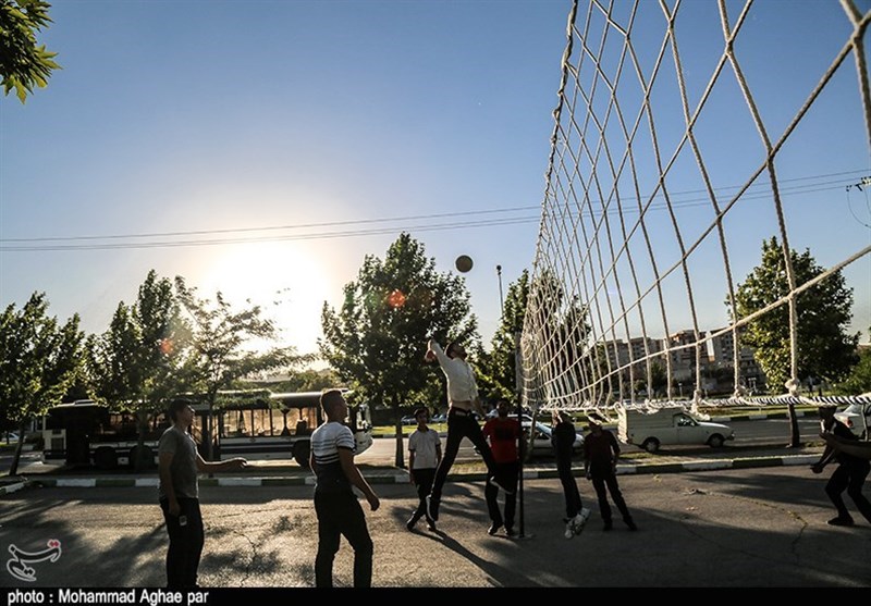 ارومیه، یک توپ، یک تور، یک ملت عاشق/والیبال در ارومیه خود زندگی است+تصاویر