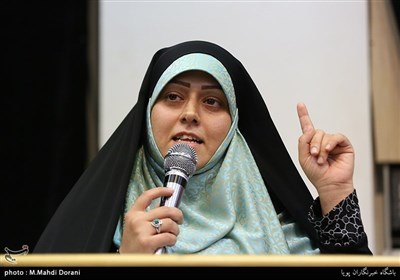 سخنرانی خواهرزاده مسیح علینژاد در همایش دختران انقلاب 