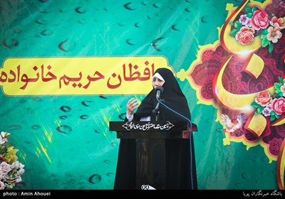 همایش دختران انقلاب در امامزاده صالح(ع) تجریش