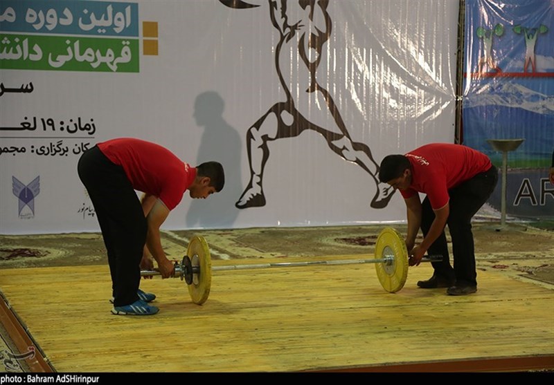 نخستین دوره مسابقات قهرمانی وزنه‌برداری دانشجویان کشور در اردبیل به روایت تصویر