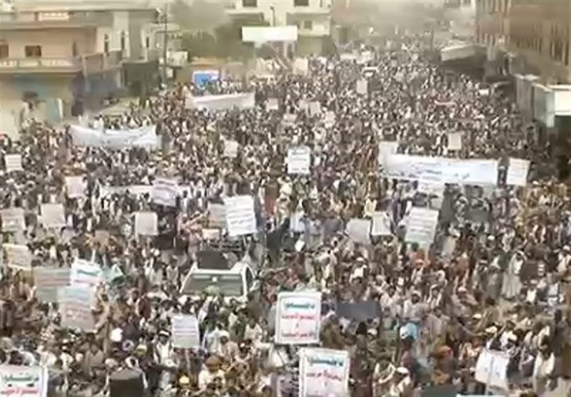 راهپیمایی گسترده در صعده در سالگرد خیزش بزرگ علیه مستکبران/ تقدیر از مواضع نصرالله درباره ملت یمن