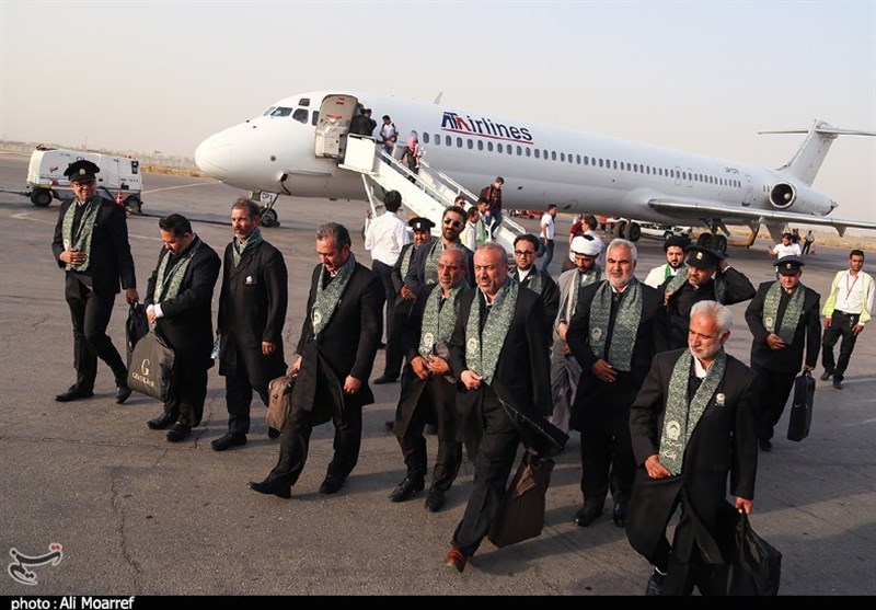 آئین استقبال از خادمان حرم مطهر امام رضا(ع) در فرودگاه اهواز