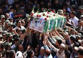 پیکر شهید "یوسفی" بر دوش مردم بیرجند تشییع شد