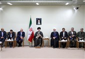 امام خامنه‌ای: دولت &quot;به شرط انجام اقداماتِ لازم&quot; می‌تواند بر مشکلات فائق آید/ &quot;برخورد قاطع با متخلفان&quot; ضرورت است