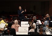 تمرین ارکستر سمفونیک تهران به رهبری بابک کاظمی