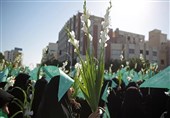 گلباران حرم شمس الشموس به دست "دختران خورشید"