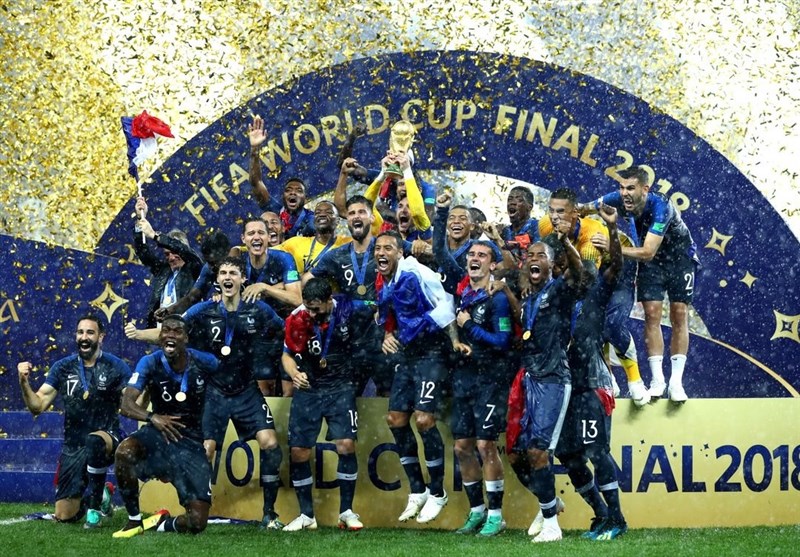 جام جهانی 2018| خروس‌ها جام قهرمانی را بالای سر بردند