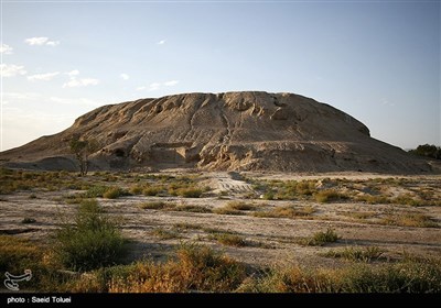 تپه باستانی ارگ شیروان عظیم‌ترین و مهم‌ترین محوطه باستانی شمال شرق کشور و از کهن‌ترین مراکز فرهنگ و تمدن در خطه خراسان شمالی است.